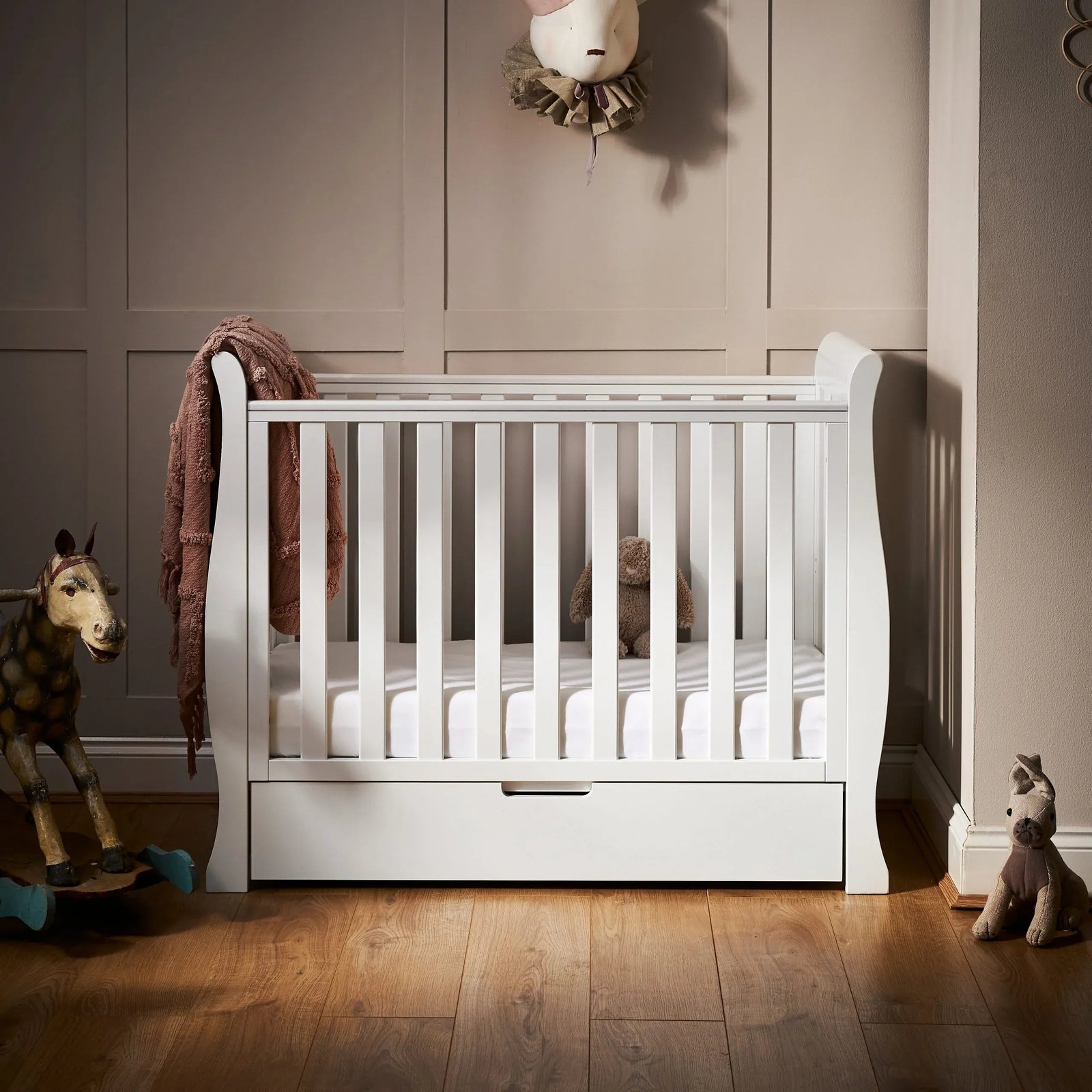 obaby-space-saver-cots-obaby-stamford-space-saver-sleigh-cot-white-5055781116001-obaby-stamford-space-saver-sleigh-cot-white-small-cot-uk-baby-centre-1253268816 Obaby Stamford Space Saver Sleigh Cot - White - Image 1